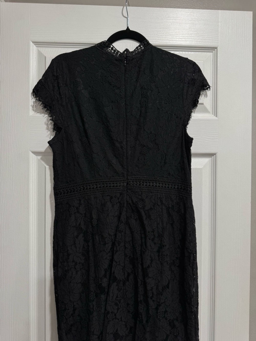 H&M Black Lace Midi Dress with Cap Sleeves - Picture 2 of 4